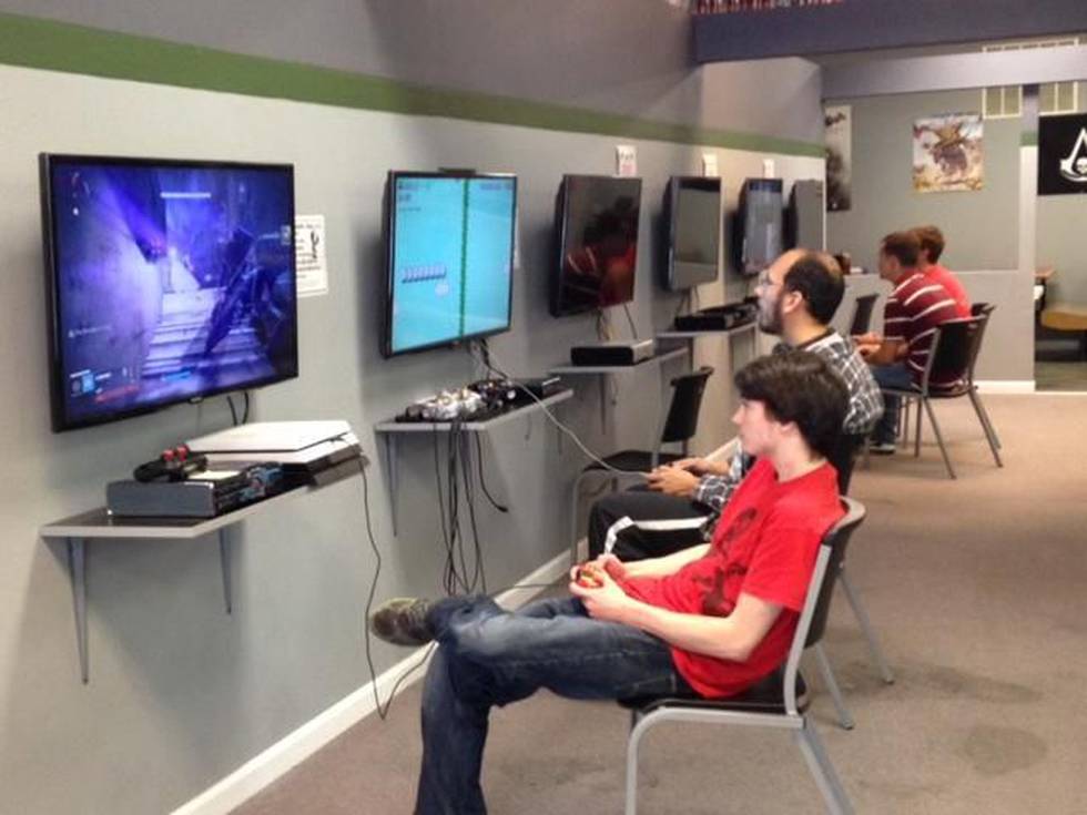 Kids playing video games inside of Gaming Grounds located in Southeast Missouri