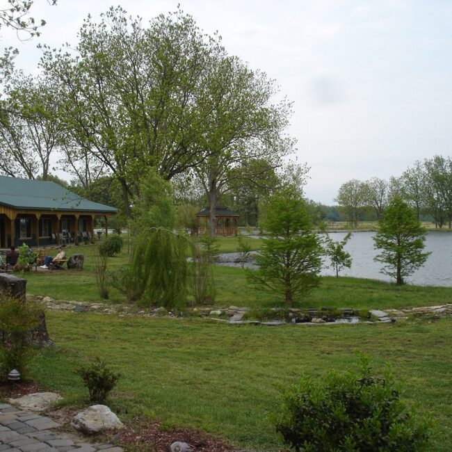 Outdoor view of the Waters Edge wedding venue located in Southeast Missouri