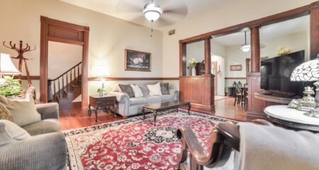 Living room of the Mississippi Queen rental home located in cape Girardeau Missouri vacation home rentals, weekly home rentals