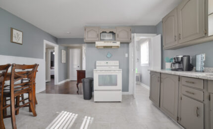Oven view in the kitchen of the Nurses Station rental located in Southeast Missouri
